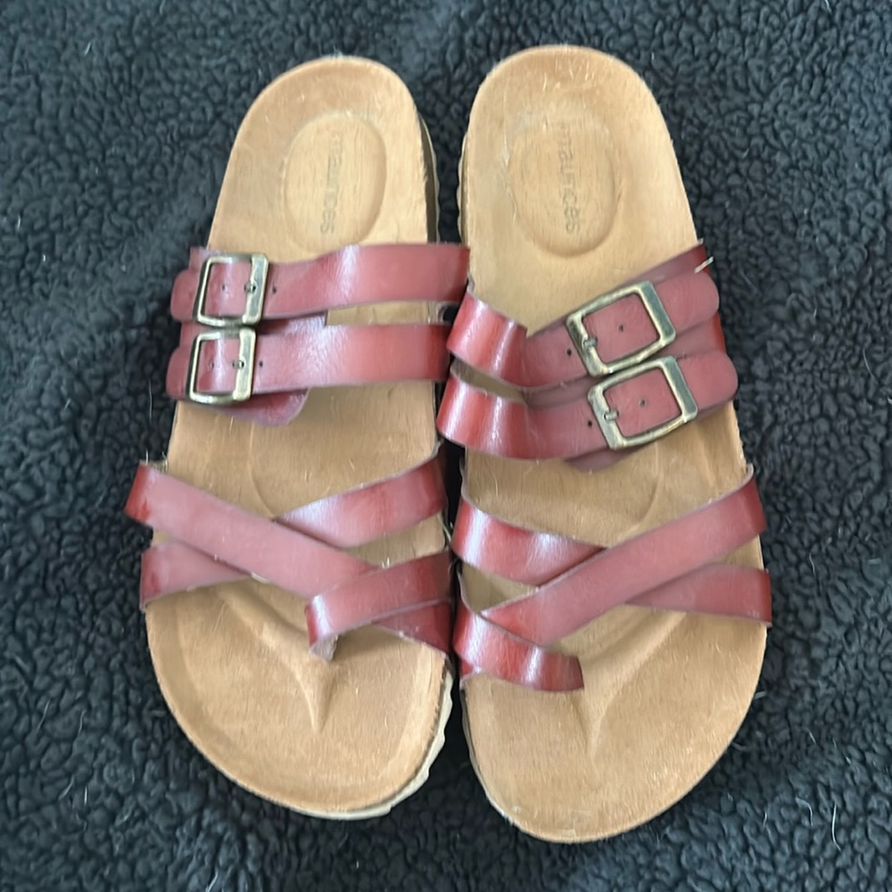 Maurice’s brown leather sandals slides